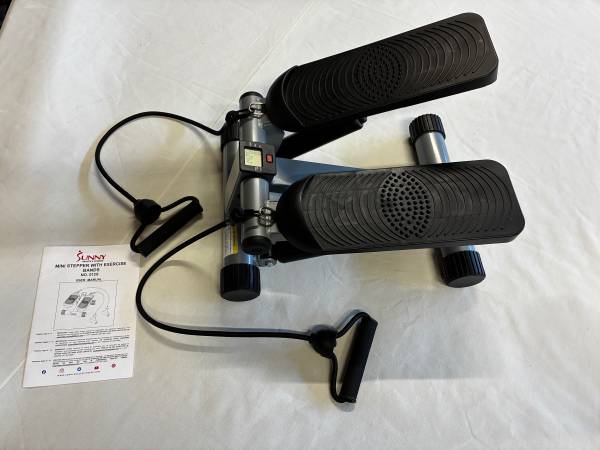 Sunny Mini Stepper w/Exercise Bands 1