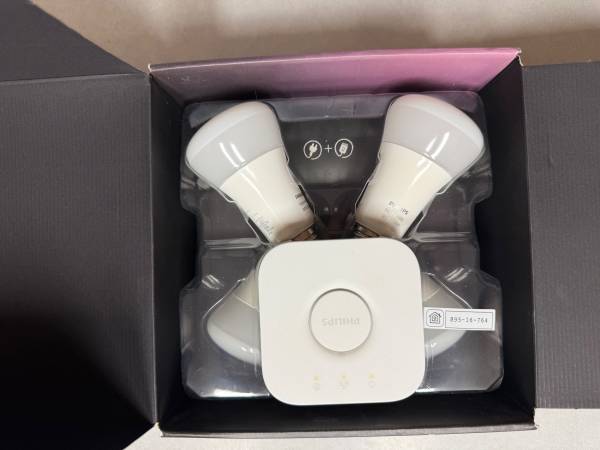 Philips Hue 4 bulb + Bridge kit in box 1