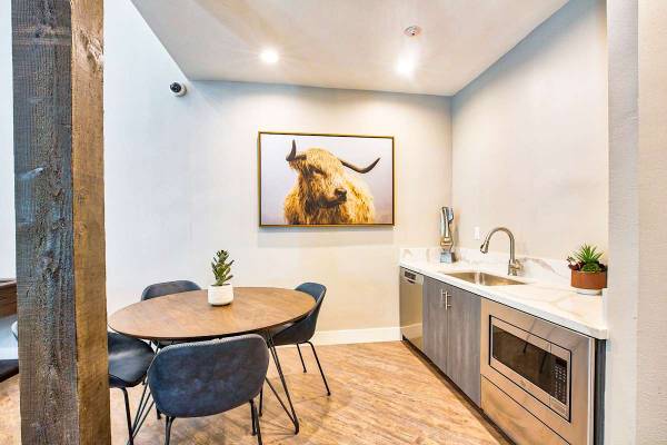 $1,491 / 2br - 980ft2 - Controlled Access, CONVENIENCE & SERVICES, 2/BD 2/BA (Victorville)64028081906691124