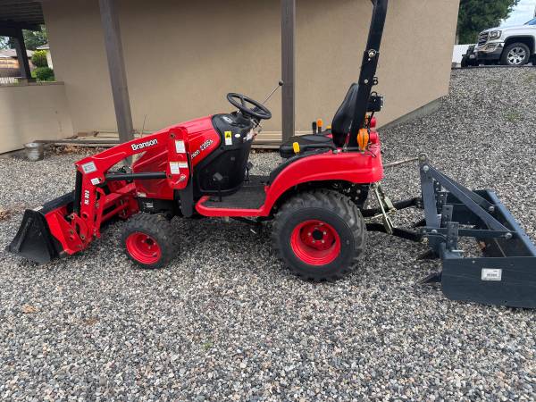 Branson 4x4 tractor 1