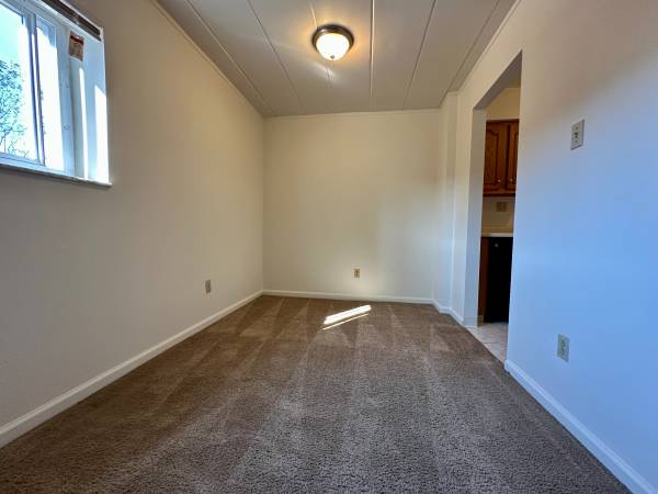 $1,050 / 2br - Unmatched Location 2 BR in Plum! Next to Boyce Park for You to Explore (Oakmont / Penn Hills / Milltown / Plum)64013204883587121