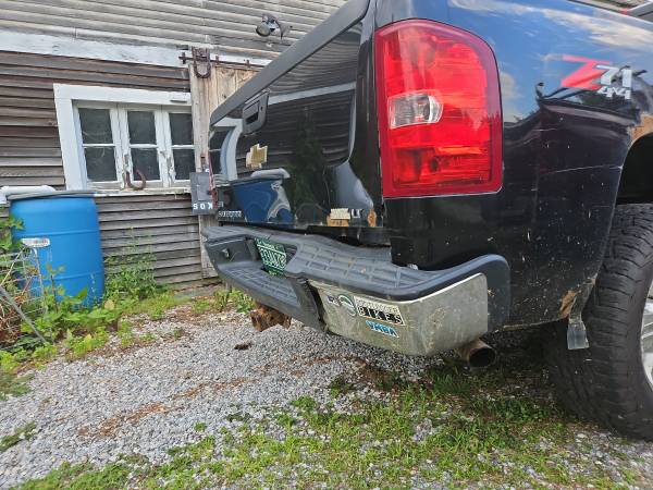 2011 Z-71 Silverado needs body work - $2,000 (Cambridge)63622593812227123