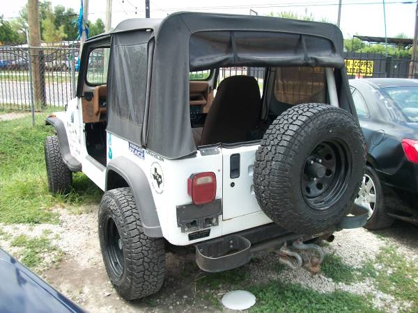 1994 jeep wrangler manual 4x4 - $4,950 (HOUSTON TX)63622258351617122