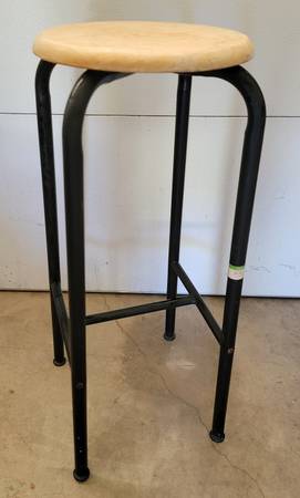 30-Inch Rustic Round Solid Wood Counter-Height Bar Stool 1