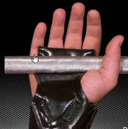 Versa Gripps are self-supporting, all-in-one weightlifting grips 1