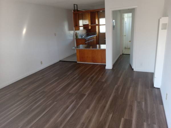 Studio,Large, Downey $1,400 1