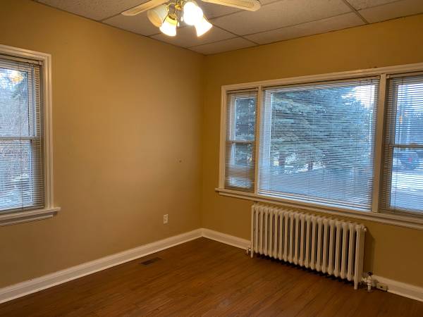 3BDRM Apartment $2,000/month plus hydro 3