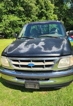 1997 Ford F-150 XL 1