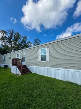 $1,300 / 3br - 1216ft2 - The Breakers — Move-In Ready Homes (The Breakers)64151002059138120