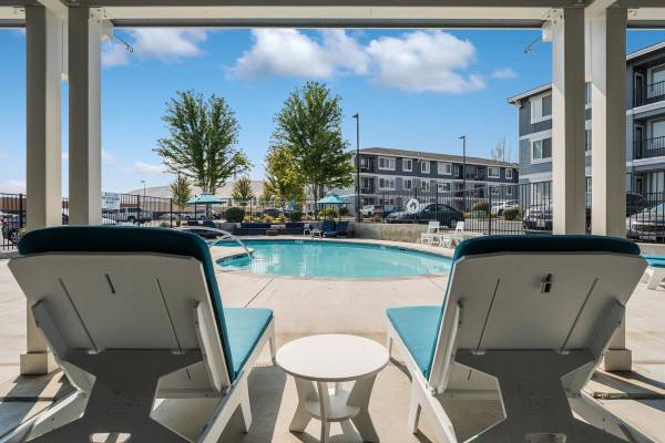 $1,395 / 525ft2 - ¡UN MES GRATIS CON UN ARRENDAMIENTO DE 12 MESES! (3003 Queensgate Drive)63669207822211122