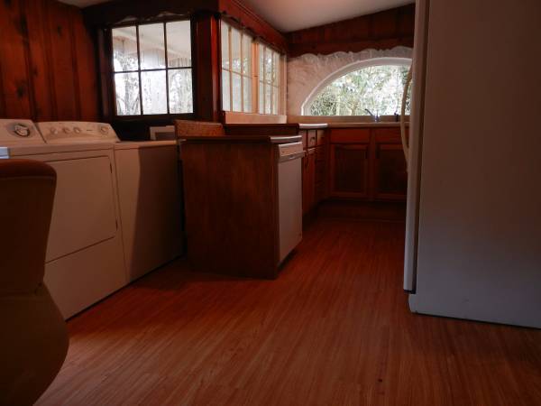$490 / 2br - 158ft2 - RTP Female room in house Walking distance to shopping center, Food Lio (North Raleigh)63984094783874124