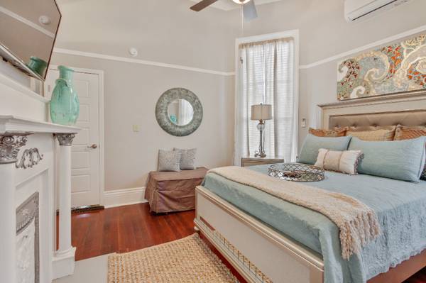 $1590.00 / 2br - 800ft2 - Cozy Lepage Loft ( Move In special 1/2 deposit)   Fairgrounds / Bayou63903769478019123