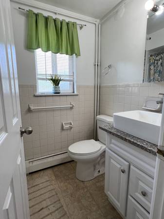 $950 / 2br - 800ft2 - Nice Two Bedroom Apartment with balcony Available (Johnson City)64035577273218121