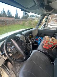 2016 International 4300 - Photo 3