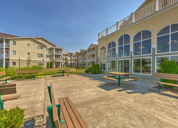 $1,216 / 2br - Social Events, Carport, Sundeck (1590 N. National Avenue, Chehalis, WA)63934289895811124
