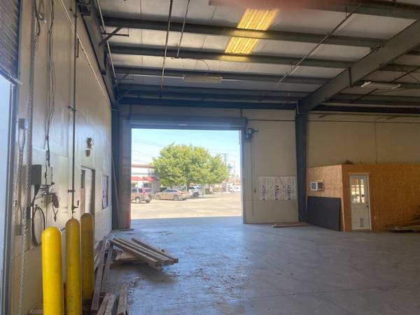 $6,592 / 7860ft2 - LT INDUSTRIAL SPACE (TURLOCK)63970443810050121