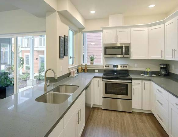 $2,201 / 1 hab - 727 pies² - 727 pies² 1 hab, 1 baño listo para alquilar! ¡Pasa y ven a conocernos! (Poulsbo)63814761429507124