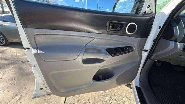 2014 Toyota Tacoma V6 - Photo 13