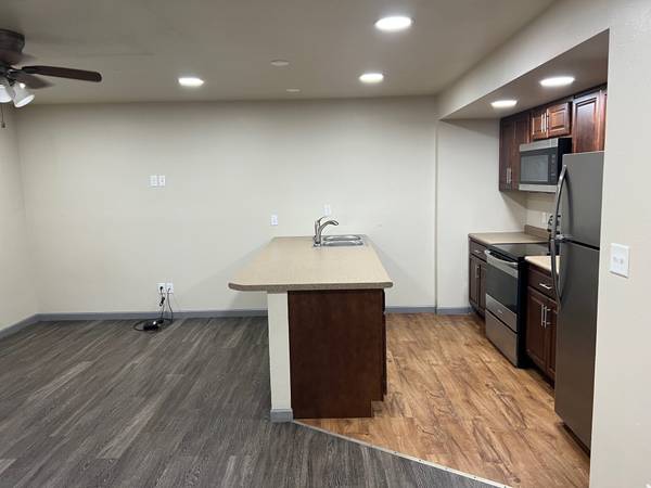 $700 / 1br - 1 Bedroom 1 Bath Next to Rec Center (Carbondale)63688333346177121
