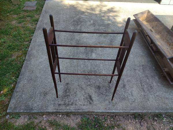 ANTIQUE DRYING RACK 1