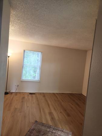$800 / 4br - 1800ft2 - Large Bedroom with Private Bath (Colorado Springs)63658129600257124