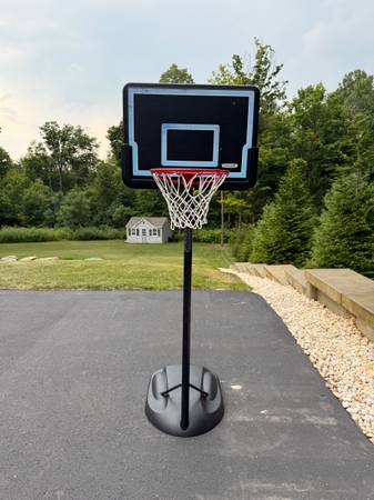 Basketball Hoop 1