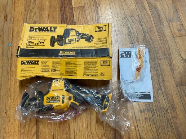 DeWALT Hand Saw TOOL NEW  - 1