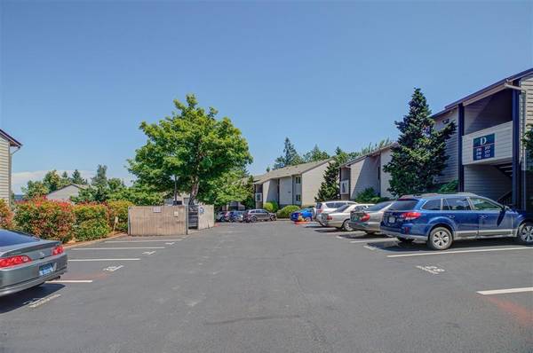 $1,595 / 2br - 991ft2 - Cozy 2 BR Homes with Dishwasher & Washer/Dryer Included (Oregon City)63820824910467124