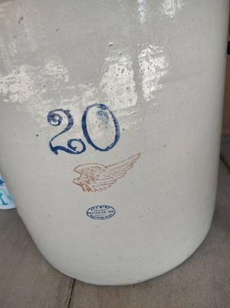 Beautiful Red Wing Crock 1