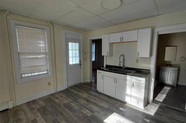 Well-Maintained Home with 1 Bedrooms and 1 Bathrooms!! 1