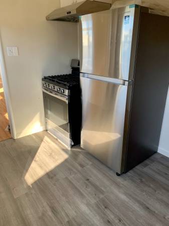 $3,300 / 2br - 800ft2 - Charming, Spacious Duplex w/yard in Desirable Neighborhood (berkeley)63888989447169124