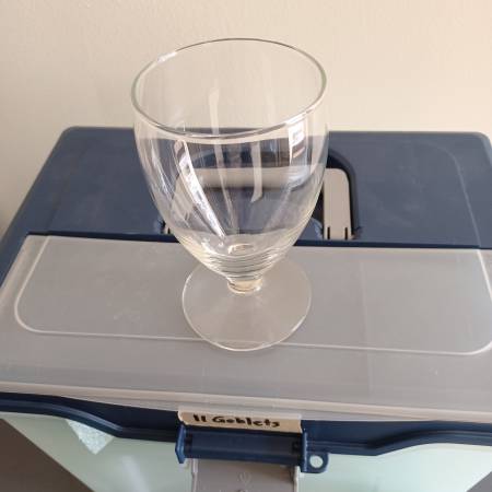 One Dozen Clear Glass Wine Goblets 1