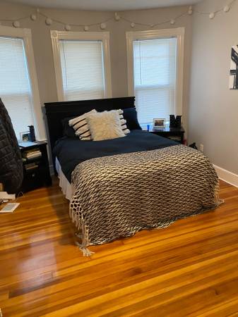 $1,130 / 4br - 1350ft2 - Habitación privada en alquiler - Nueva renovación en Jamaica Plain, Boston (Jamaica Plain)63802072555777123