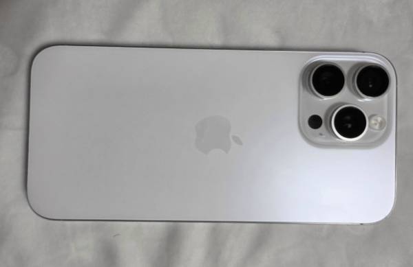 iPhone 16 Pro Max 512GB White – Unlocked – 100% Battery Health