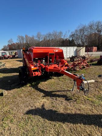 7' LANDPRIDE NO TILL DRILL 1