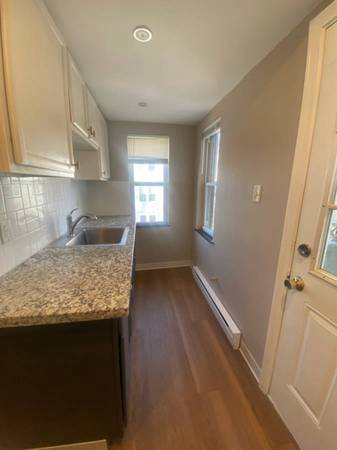 $1,800 / 1br - 1 / 2 bedroom manchester (Manchester)63656278761859122