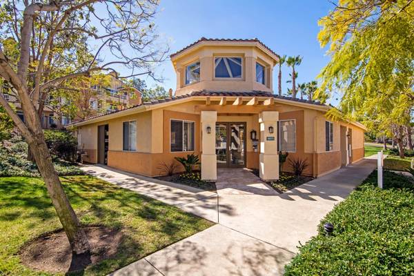 $3,279 / 3br - 1230ft2 - Gas Range, Air Conditioning, Relaxing Spa & Hot Tub (9870 Mercy Rd, San Diego, CA)63866051272321124