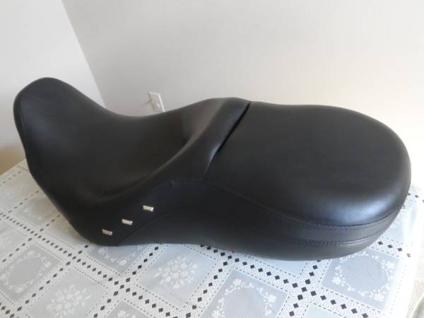 Harley Davidson touring models seat 1