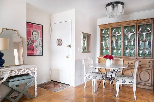 $650,000 / 1br - 750ft2 - EXCELENTE ÁTICO DE 1 DORMITORIO EN PISO ALTO 29 RENOVADO. (Midtown East)63874743569795123