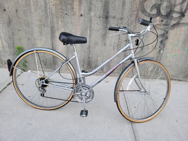 used schwinn bicycles for sale Vintage Schwinn Bicycle for Sale in Saint Paul, MN