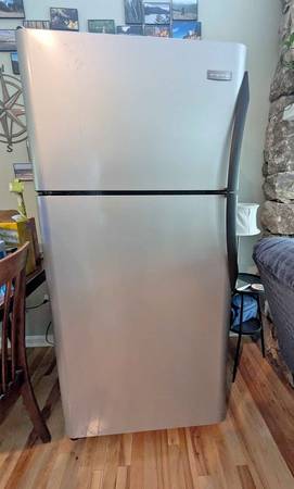 Refrigerator 1