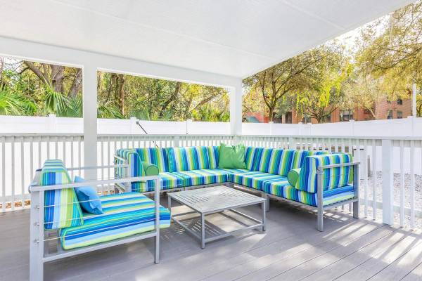 $1,549 / 2br - 950ft2 - State-of-the-art Fitness Center, 6 Ft. Privacy Fences, Pet Park (Lutz)63991229727363122