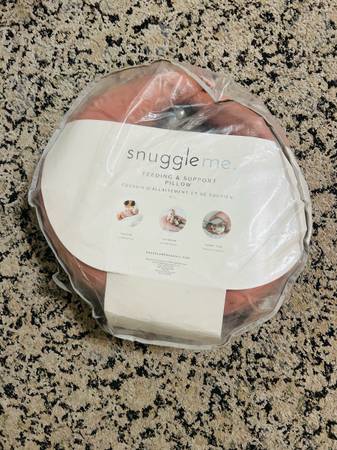 SNUGGLE ME BABY SUPPORT/FEEDING PILLOW 1