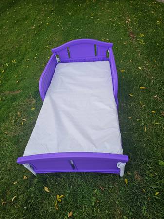 cama infantil gratuita (Watertown)