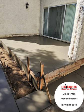 CONCRETE / DRIVEWAYS / SIDEWALKS / ALL REPAIRS / FREE ESTIMATES 1