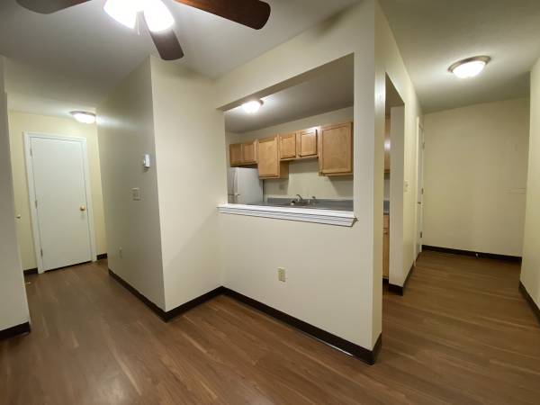 $1,835 / 2br - 733ft2 - Upgraded 2 BR For Rent!! Small Dog Friendly!!! (173 Eastern Ave Manchester)63656244821891122