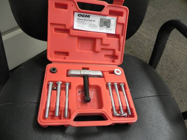 "OEM"  Steering Wheel Puller     27017.....New 1