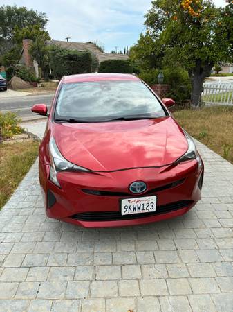 2018 Toyota Prius - $14,00063624558115329123