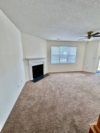 $1,200 / 3br - 1453ft2 - 3 Bedroom Townhouse in Sterling Pointe! (Winterville)63897186293122123