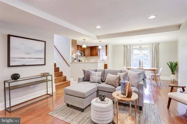 Gorgeous 2BR/1.5BA two level condo 1